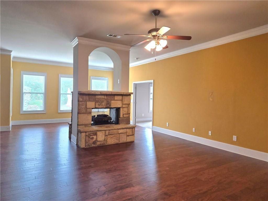 4138 Two Bridge Dr - Photo 3 of 20