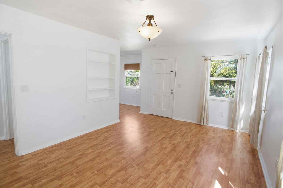 4867 Wiota St - Photo 2 of 18