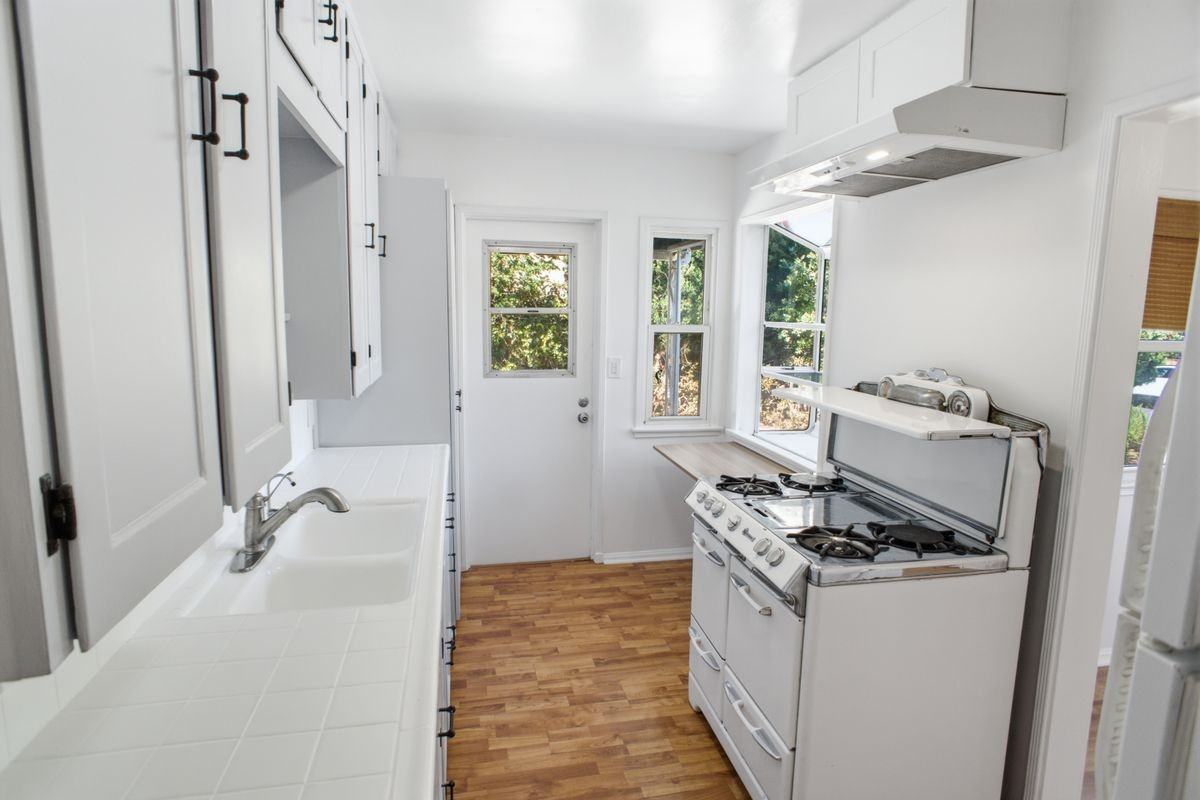 4867 Wiota St - Photo 5 of 18