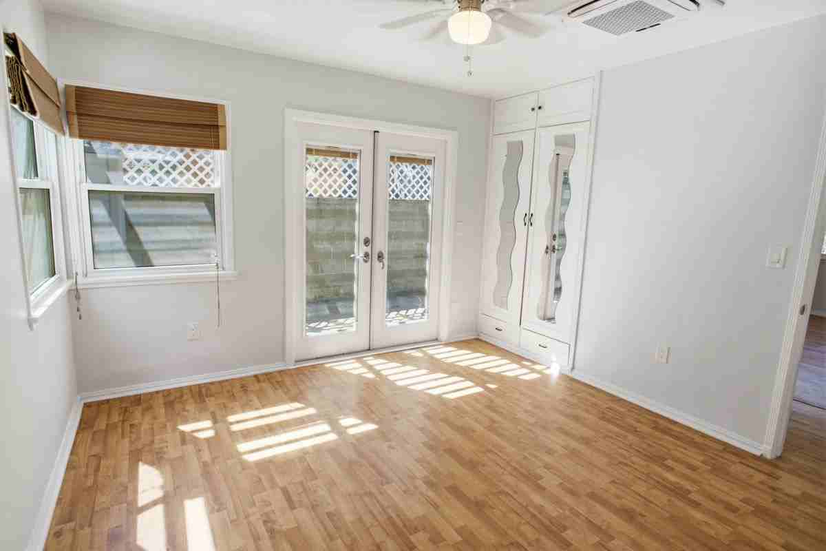 4867 Wiota St - Photo 7 of 18