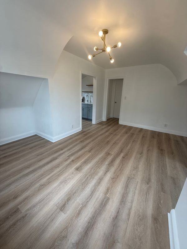 69 Bank St - Photo 2 of 15