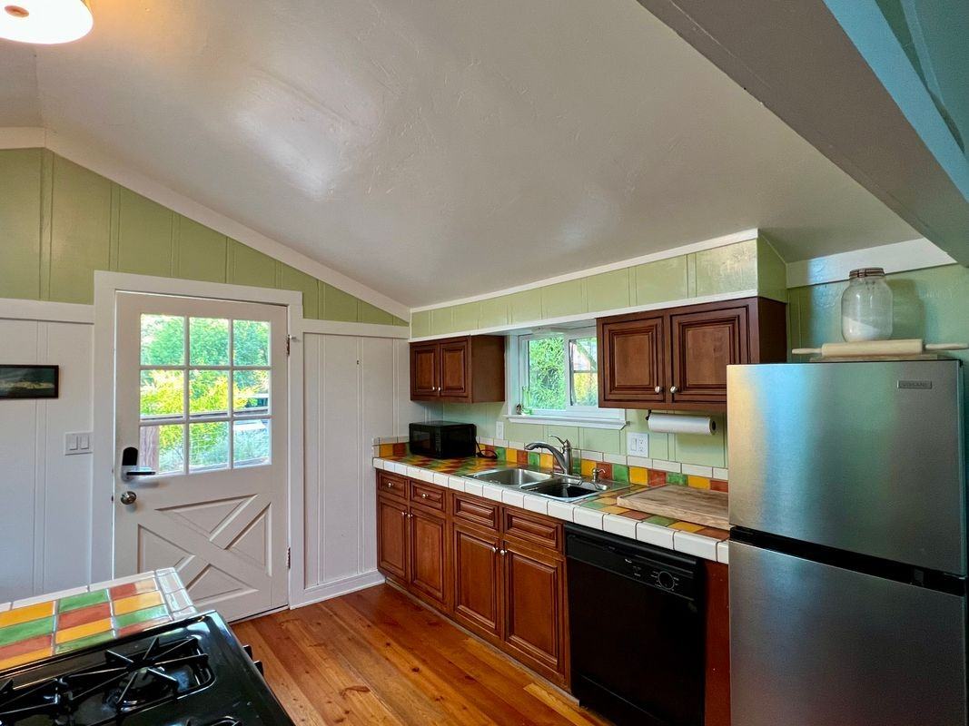 2325 S Fitch Mountain Rd - Photo 3 of 12