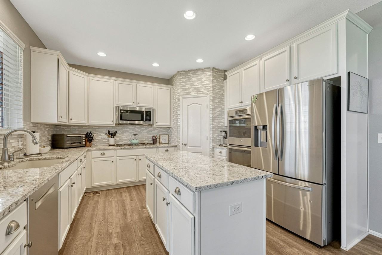 10732 Worthington Cir - Photo 5 of 43