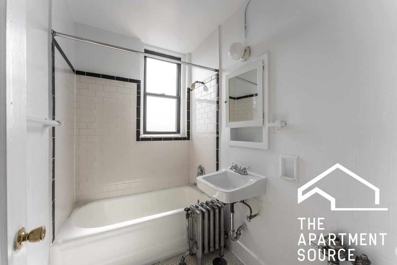 2779 N Milwaukee Ave #319 - Photo 5 of 10