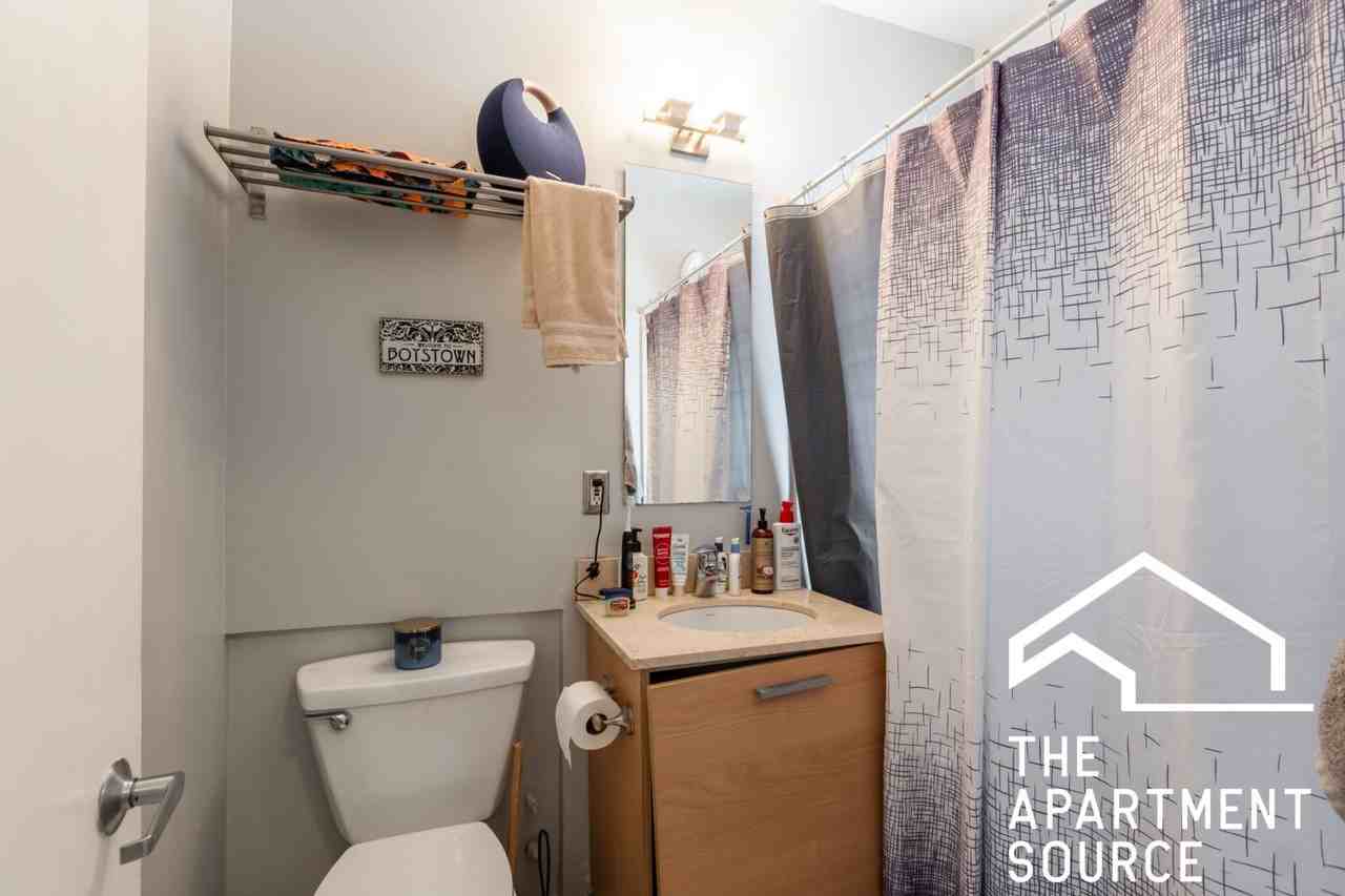 732 W Bittersweet Pl #108 - Photo 7 of 24