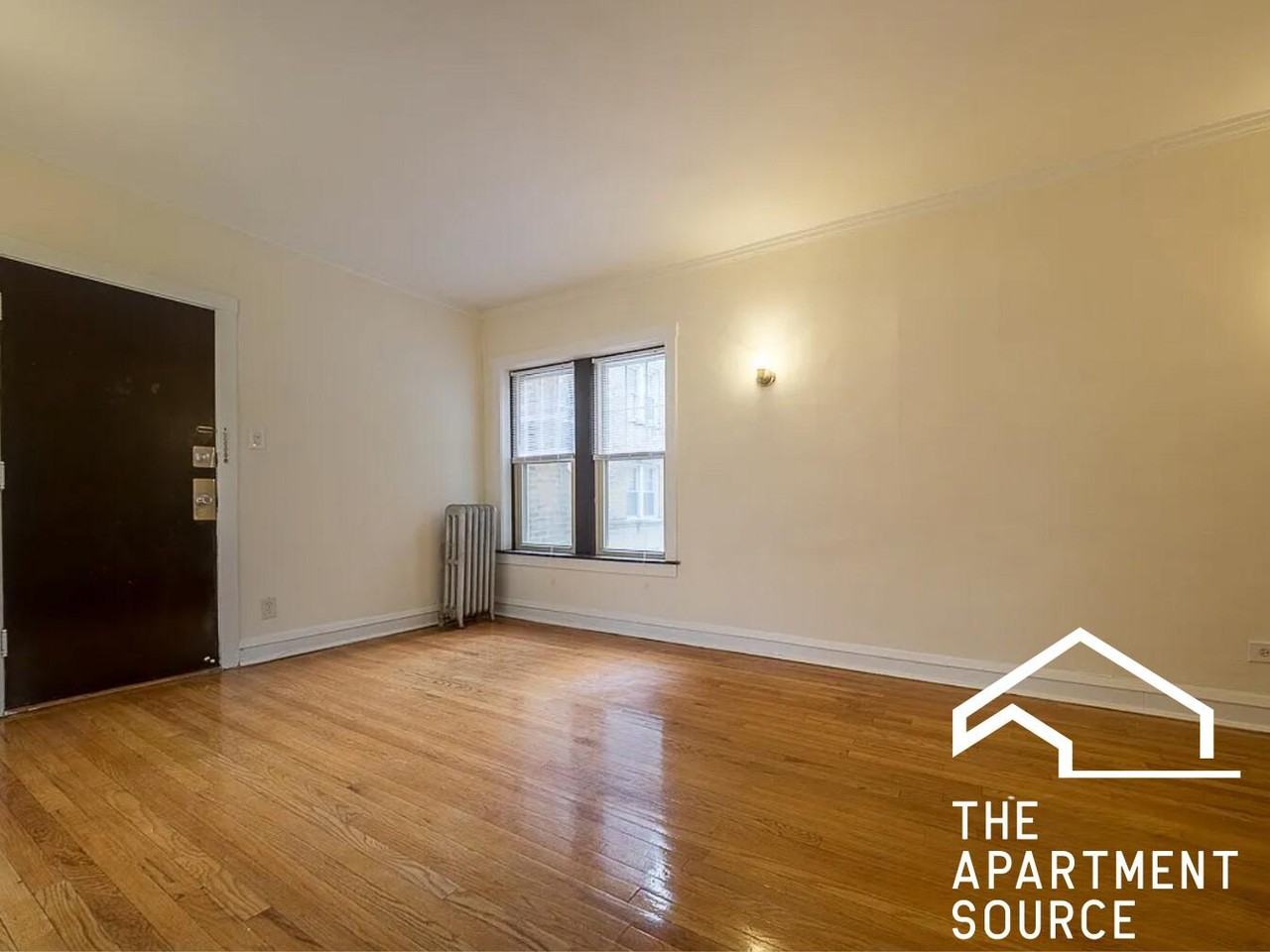2102 W Ainslie St #E2 - Photo 2 of 10
