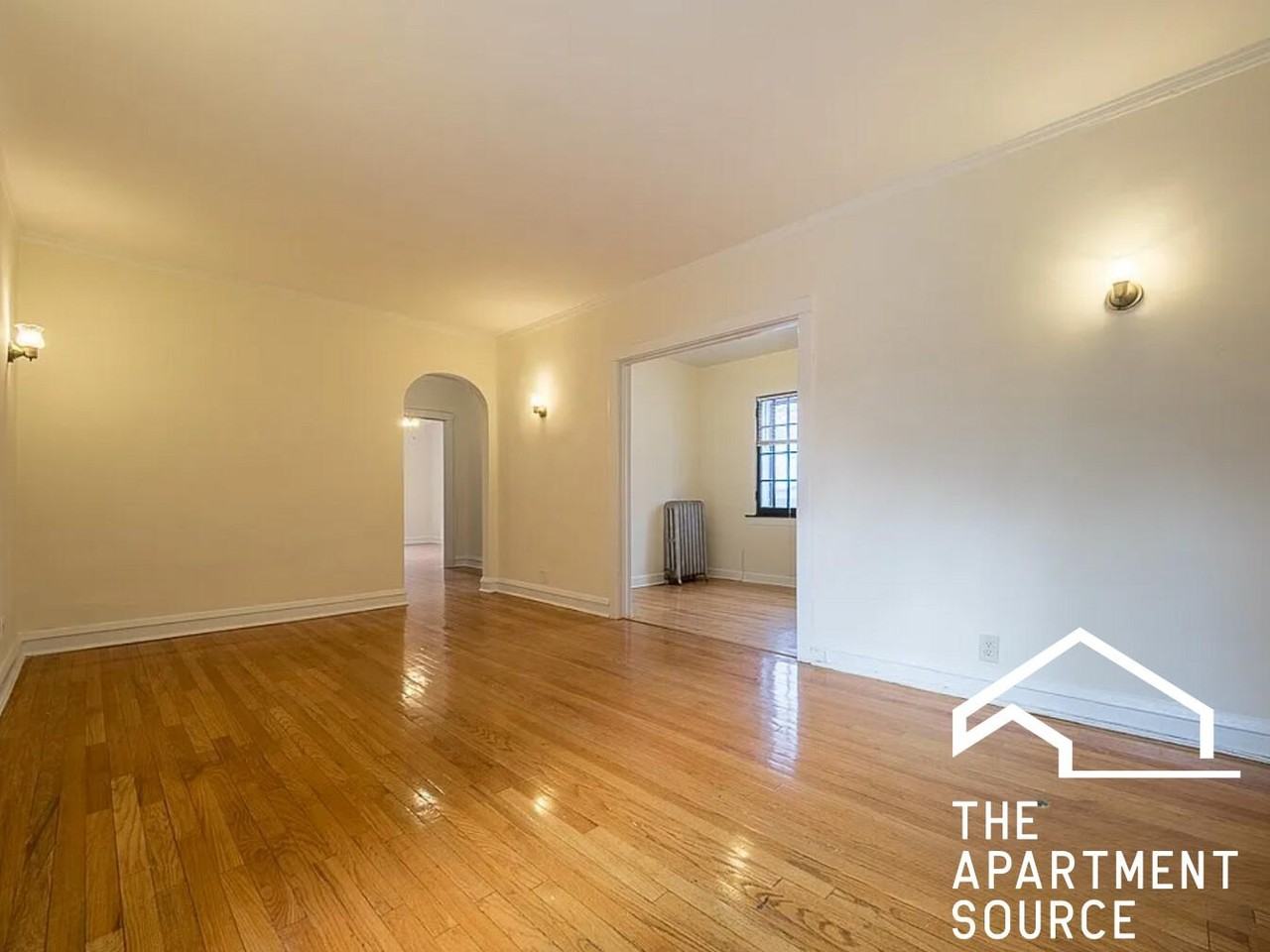 2102 W Ainslie St #E2 - Photo 4 of 10