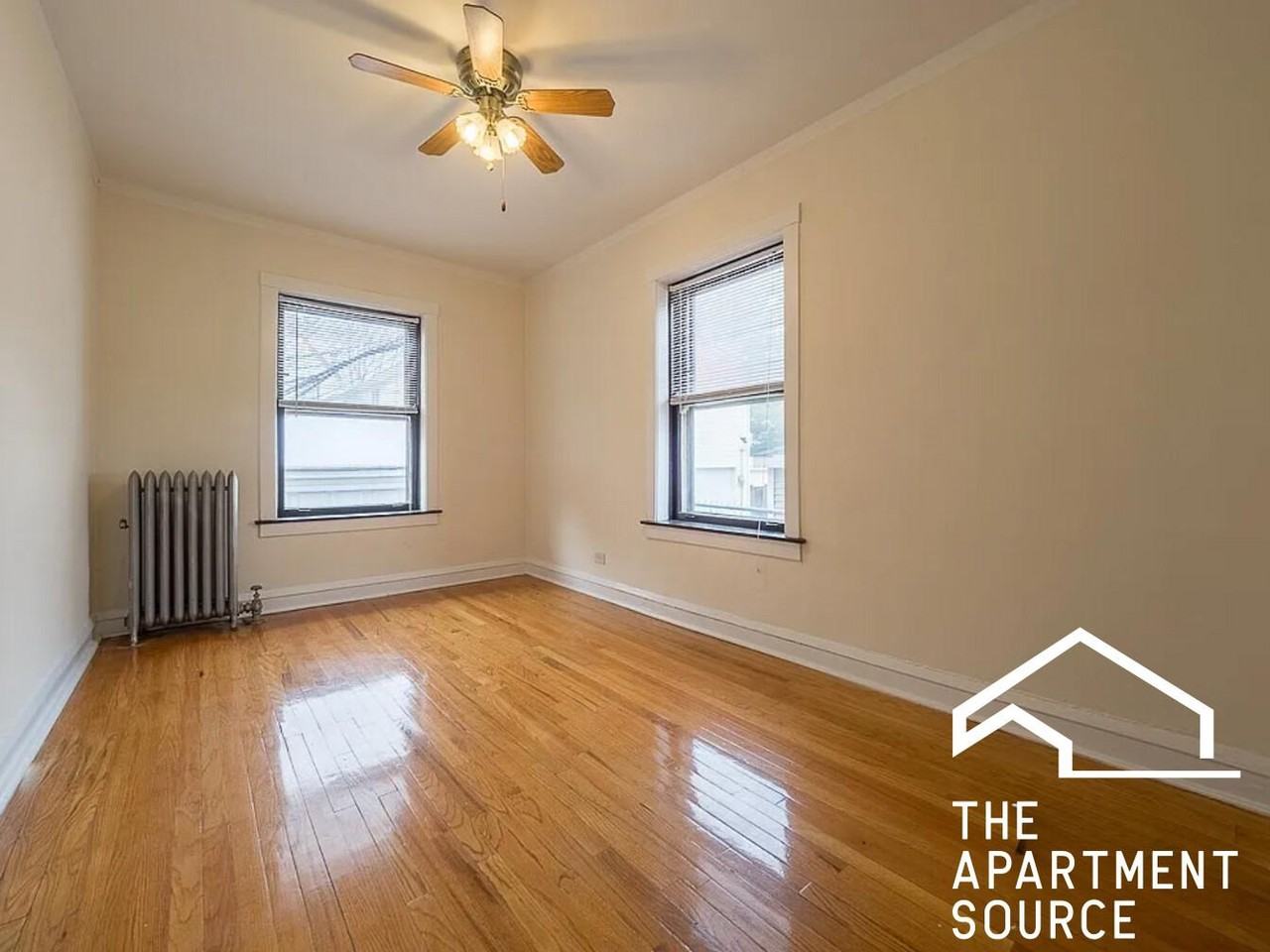 2102 W Ainslie St #E2 - Photo 6 of 10