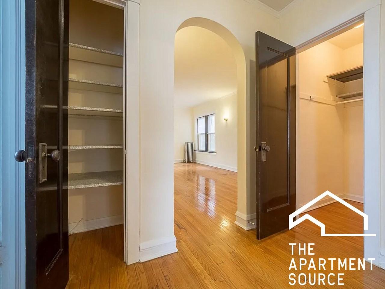2102 W Ainslie St #E2 - Photo 7 of 10