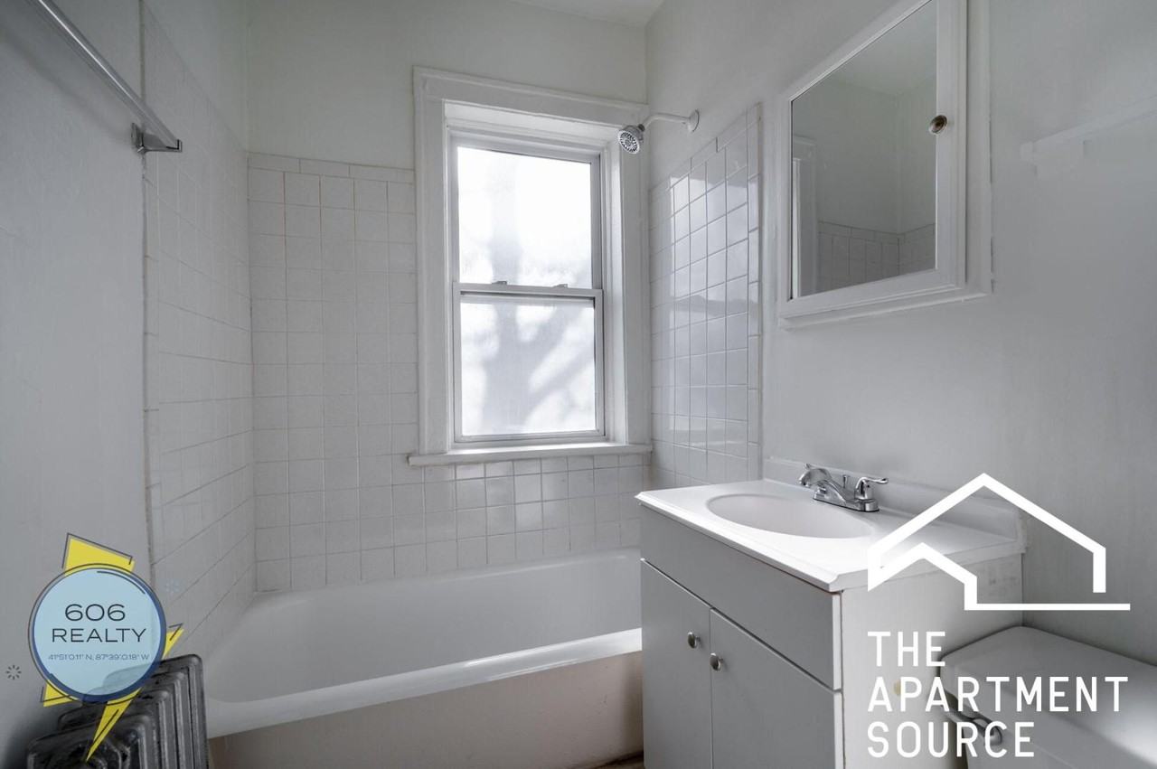 4901 N Christiana Ave #6 - Photo 6 of 12