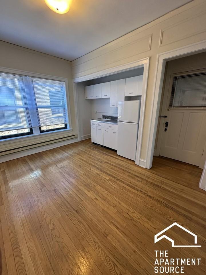 1031 Dempster St #E1 - Photo 2 of 11