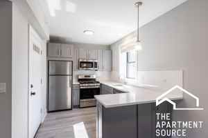 featured image of 1133 Oak Ave #E1