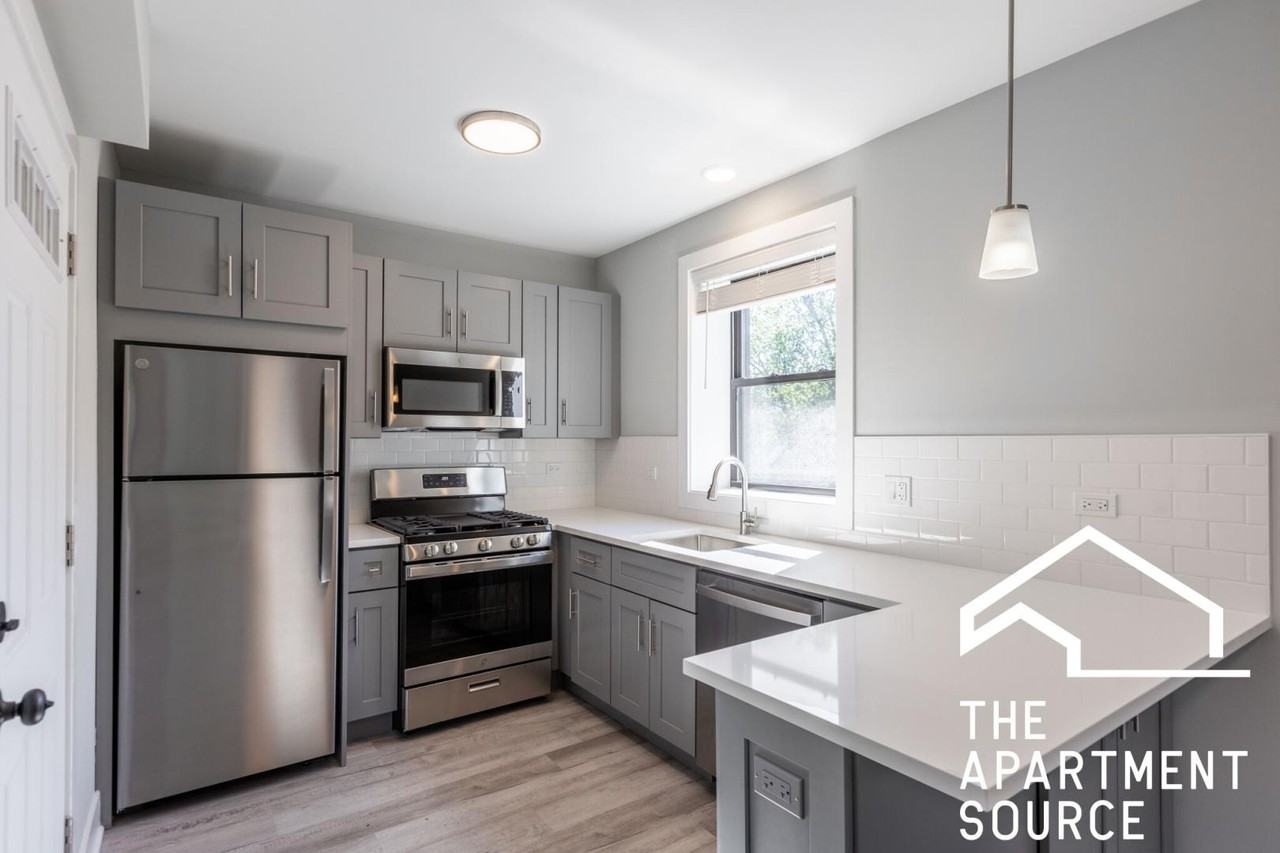 1133 Oak Ave #E1 - Photo 2 of 15