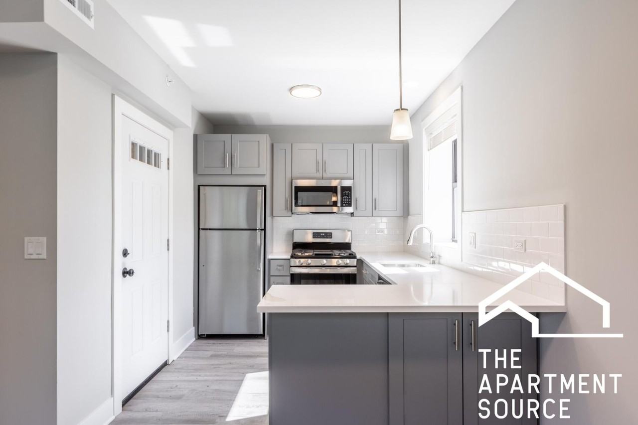 1133 Oak Ave #E1 - Photo 3 of 15