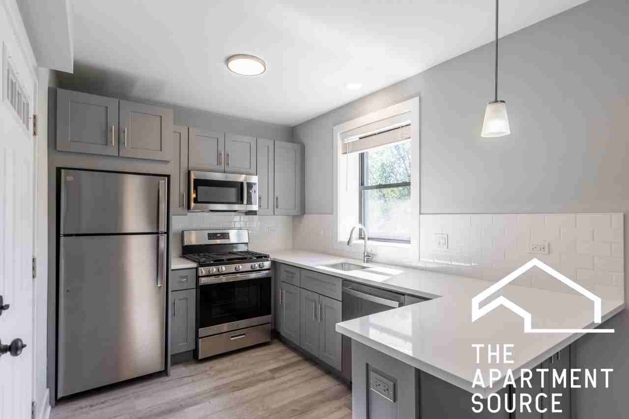 1133 Oak Ave #E2 - Photo 2 of 15