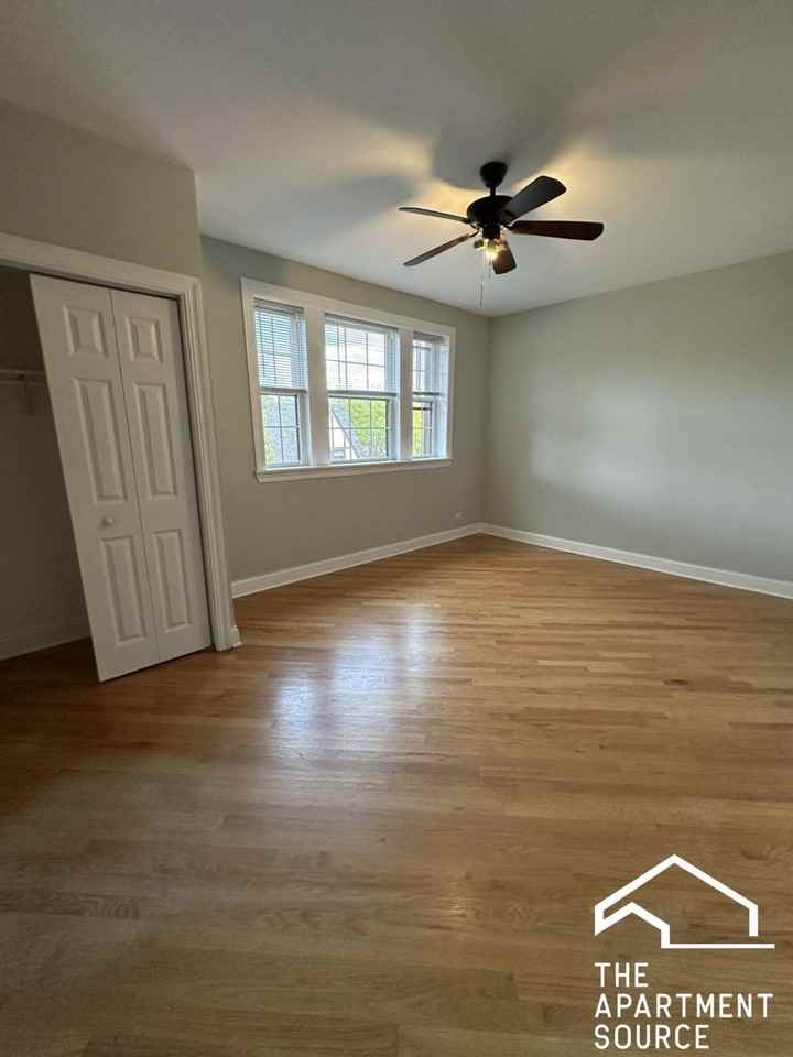 896 Green Bay Rd #06 - Photo 4 of 20