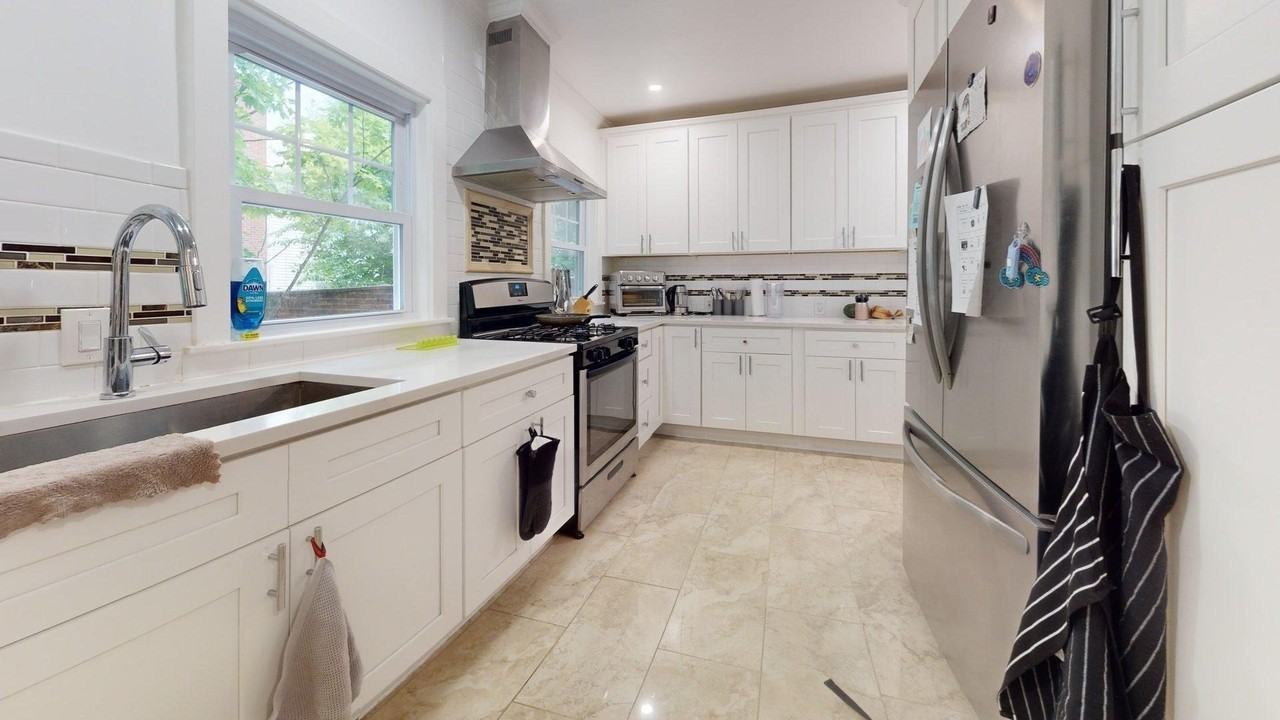 1173 Boylston St - Photo 2 of 12