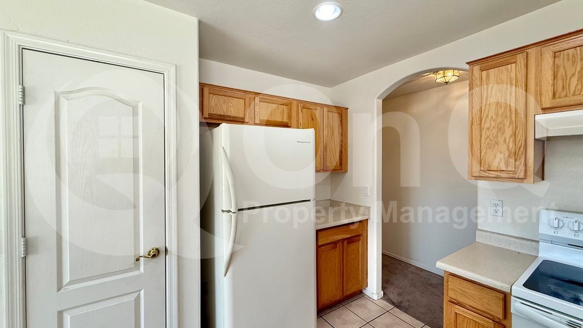 22932 W Morning Glory St - Photo 4 of 23