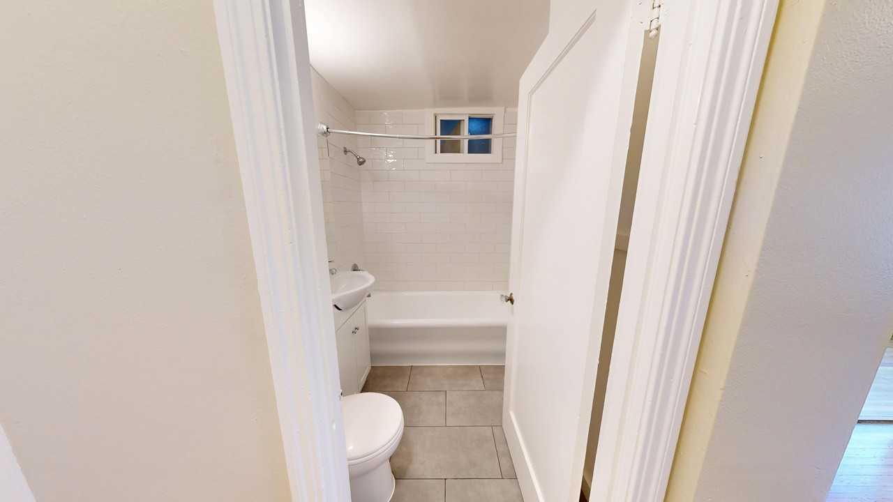 1520 Gough Street - Photo 4 of 23
