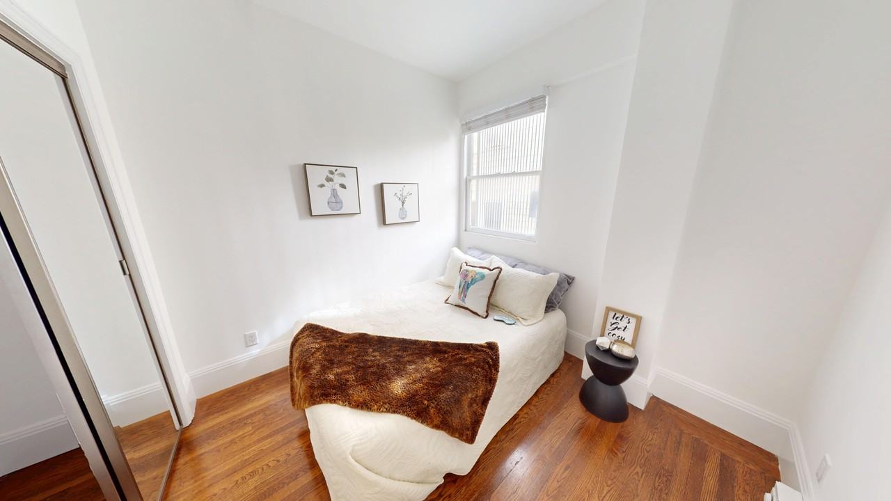 1520 Gough Street - Photo 7 of 23