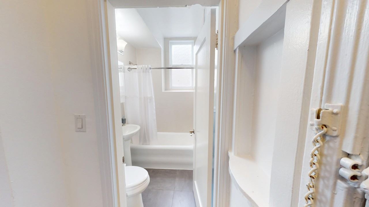 1520 Gough Street - Photo 4 of 50