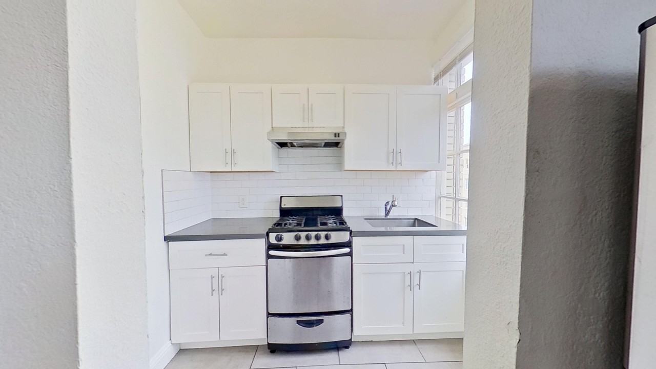 691 O'Farrell Street - Photo 3 of 20