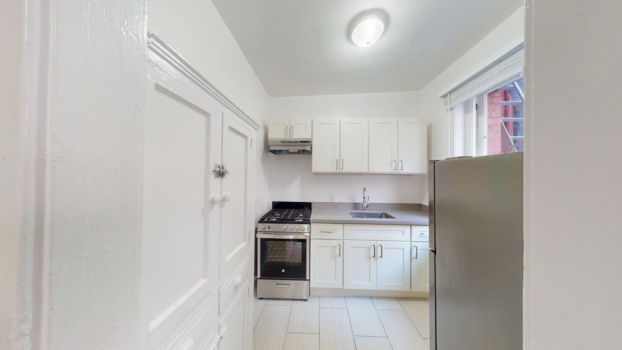 925 Geary Street - Photo 7 of 50
