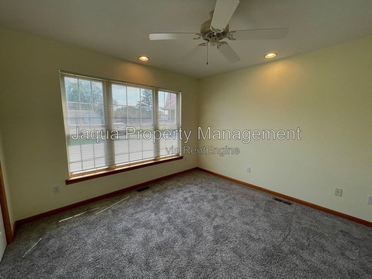 6228 Cross Bend Ct - Photo 4 of 16