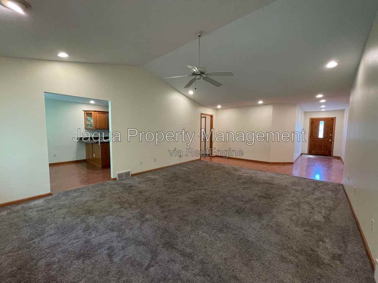6228 Cross Bend Ct - Photo 7 of 16