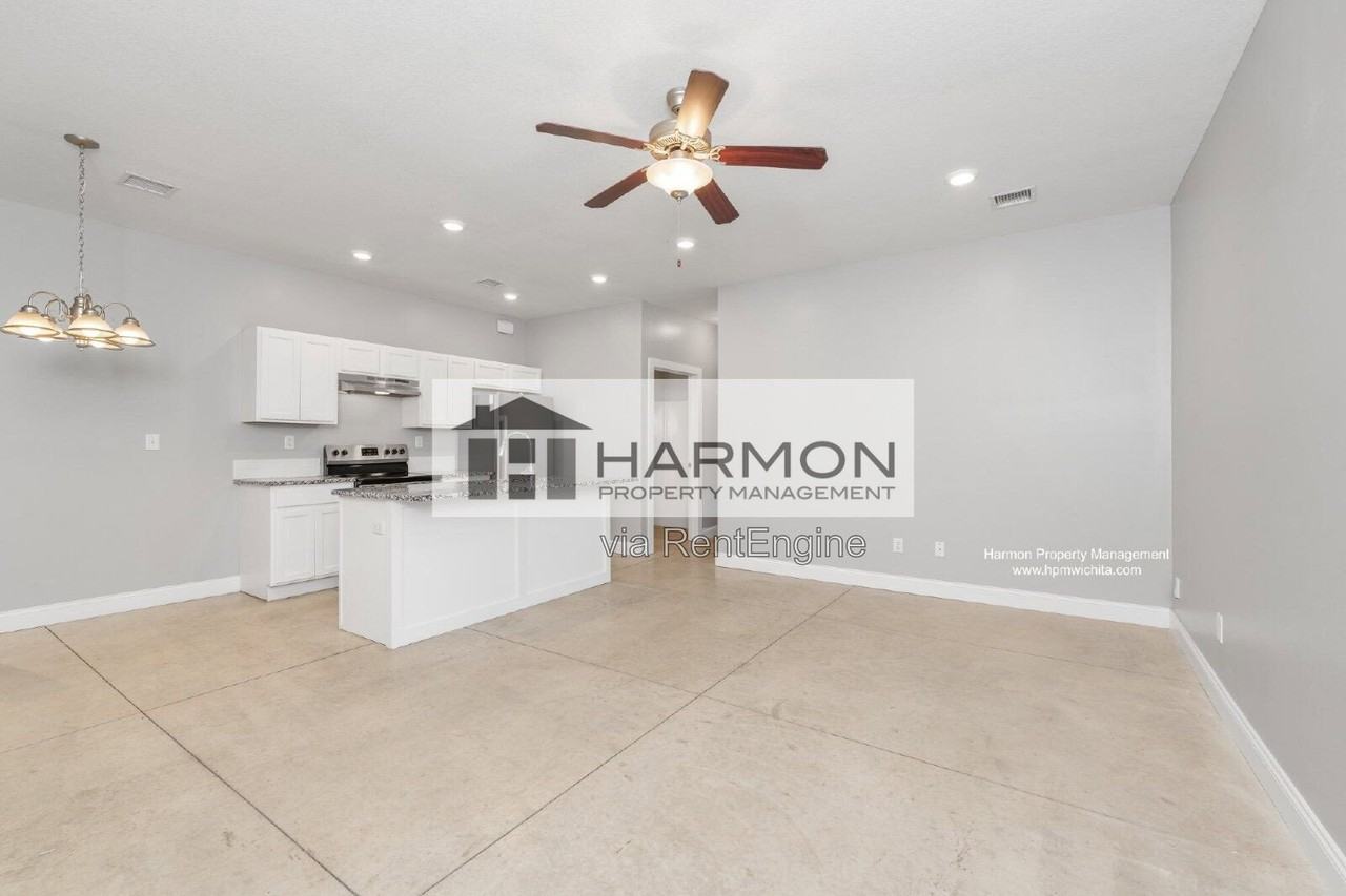 5551 S Handley Ave - Photo 2 of 11