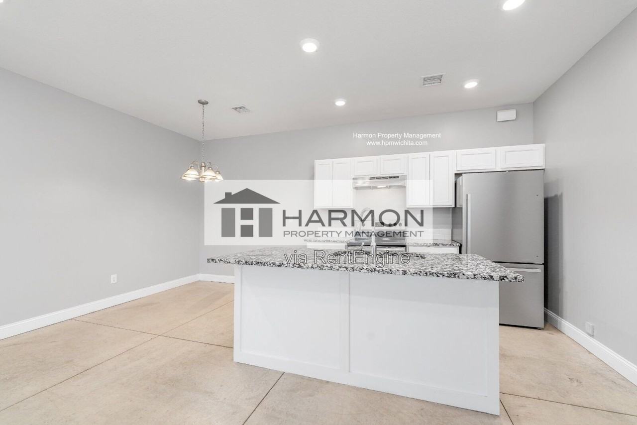 5551 S Handley Ave - Photo 3 of 11