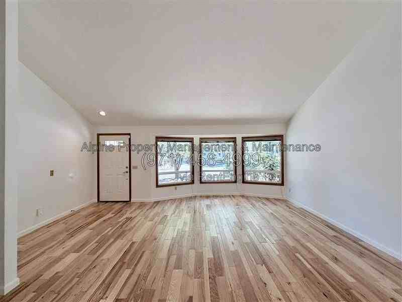 7066 Sw 156th Ave - Photo 4 of 29