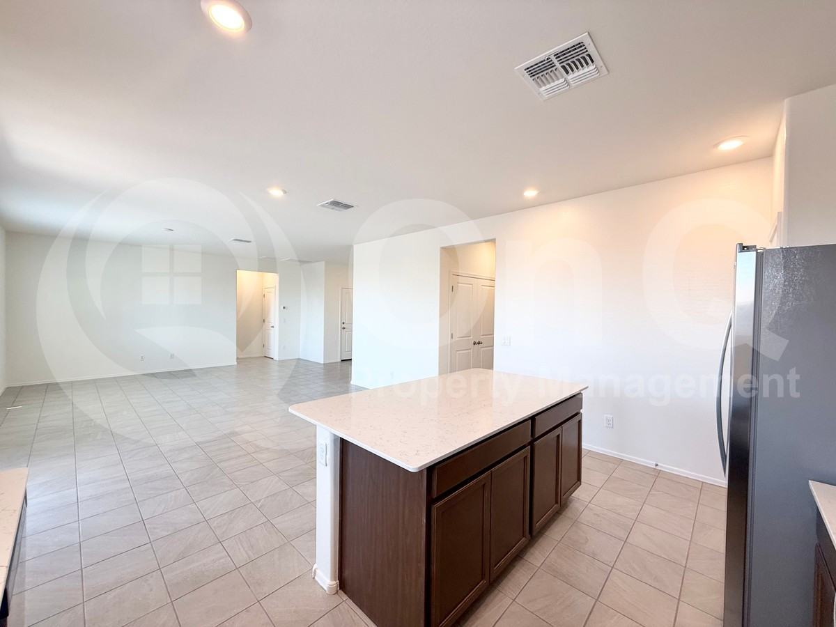 1477 E Chandler Ct - Photo 5 of 18