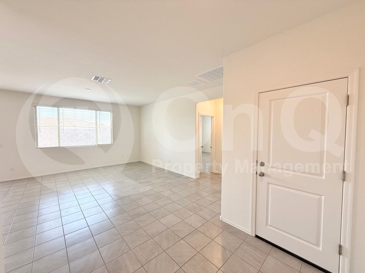 1477 E Chandler Ct - Photo 6 of 18