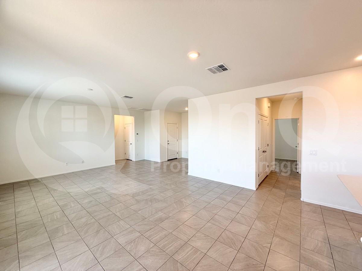 1477 E Chandler Ct - Photo 7 of 18