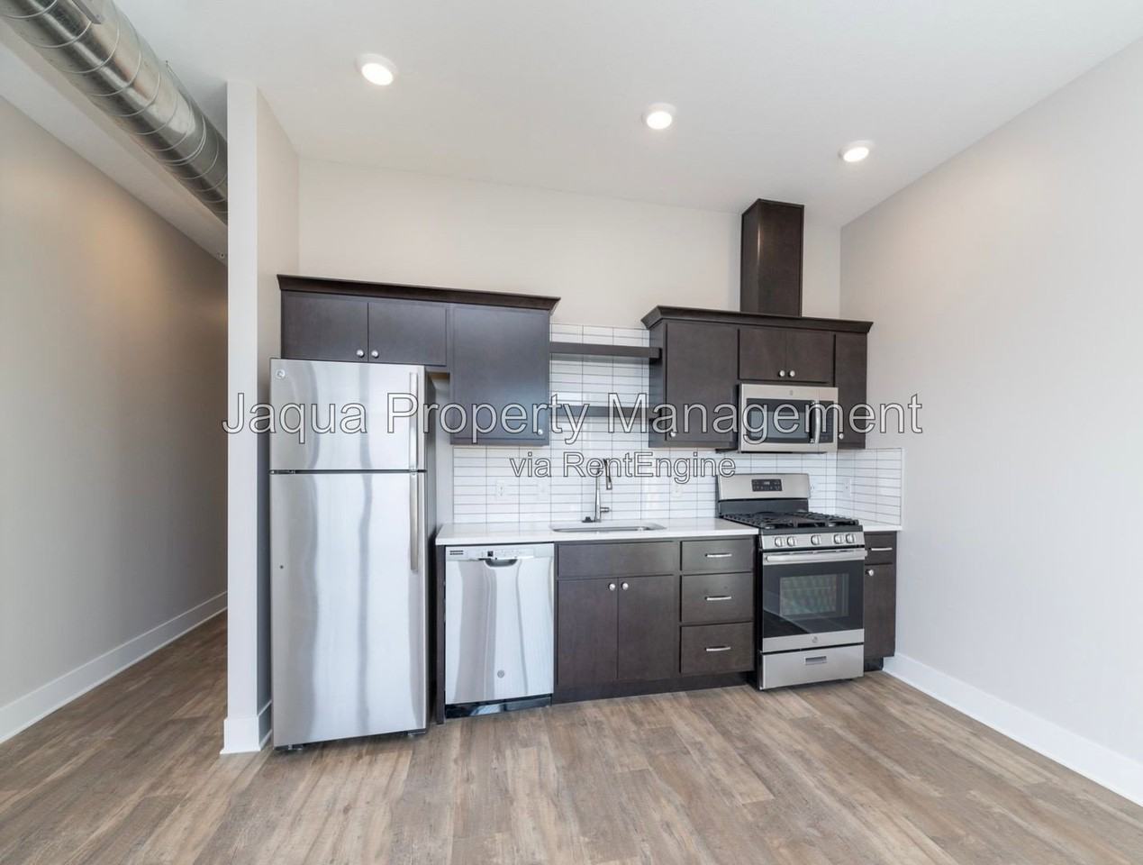 306 Center St - Photo 2 of 14