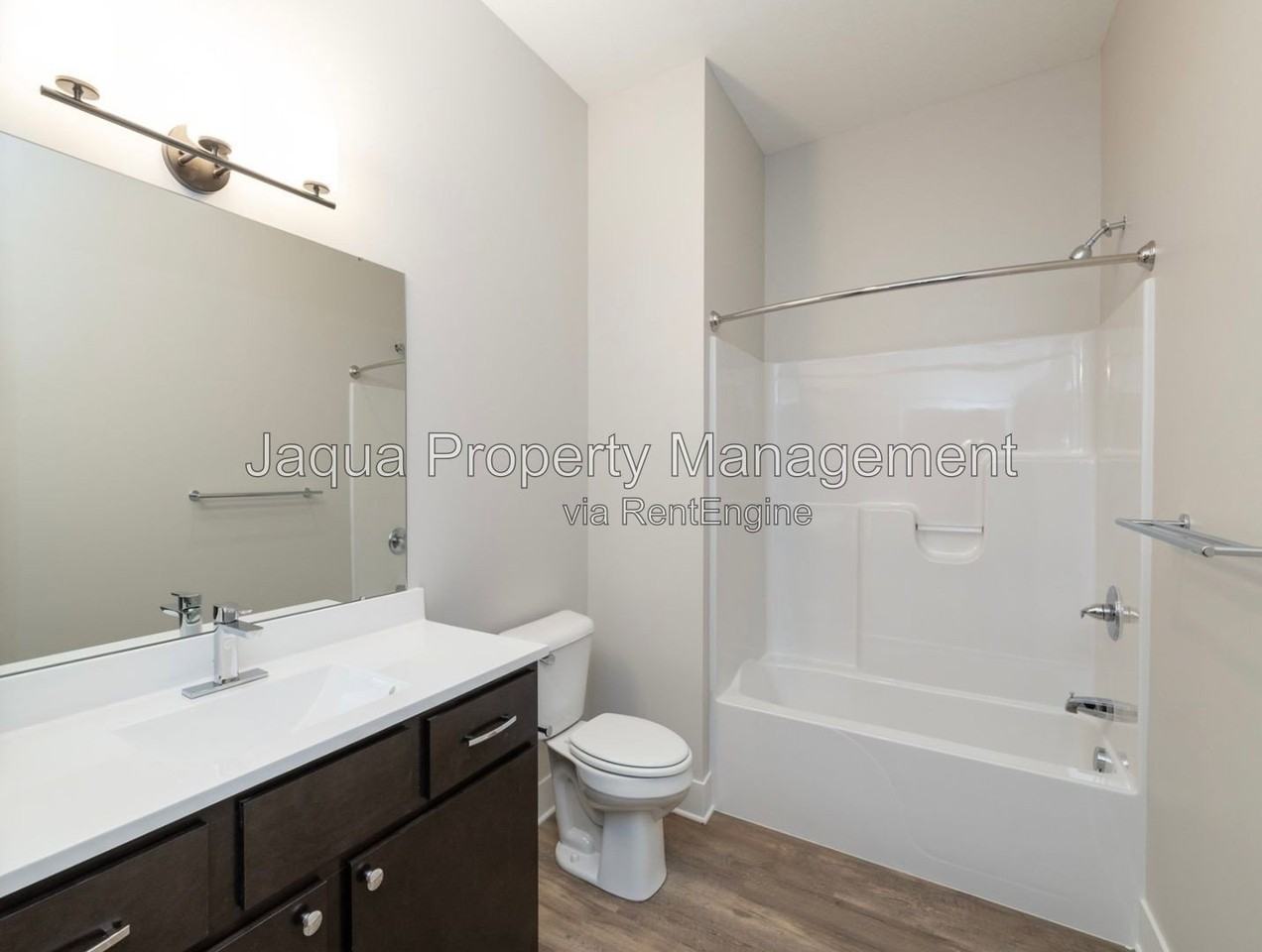 306 Center St - Photo 5 of 14