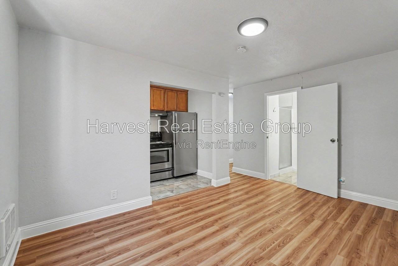 715 Peralta St #411 - Photo 3 of 16
