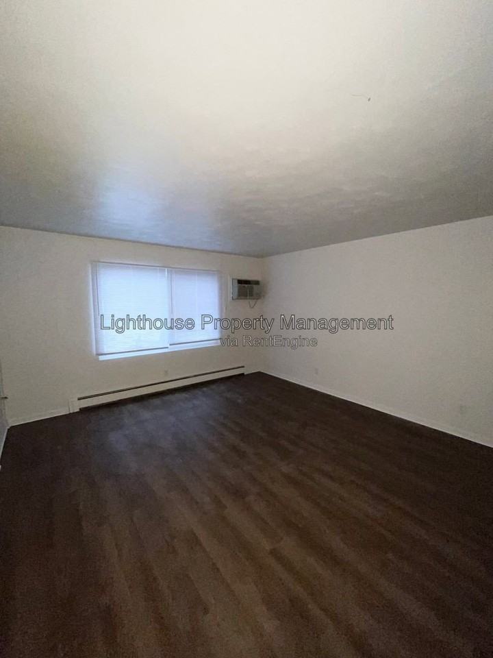 1924 Sunnyside Dr - Photo 4 of 14