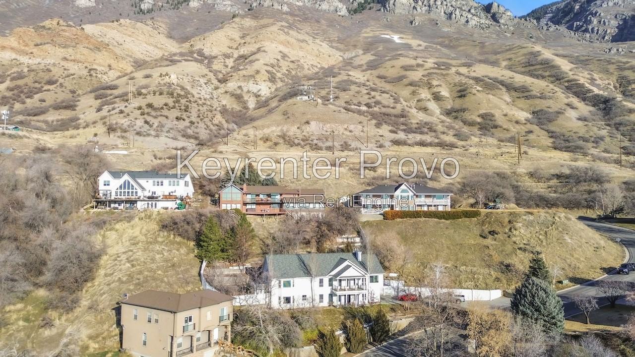 1559 Oak Cliff Dr - Photo 3 of 30