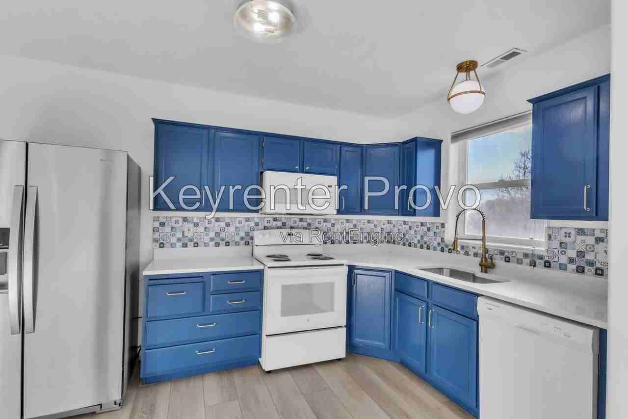1559 Oak Cliff Dr - Photo 4 of 30