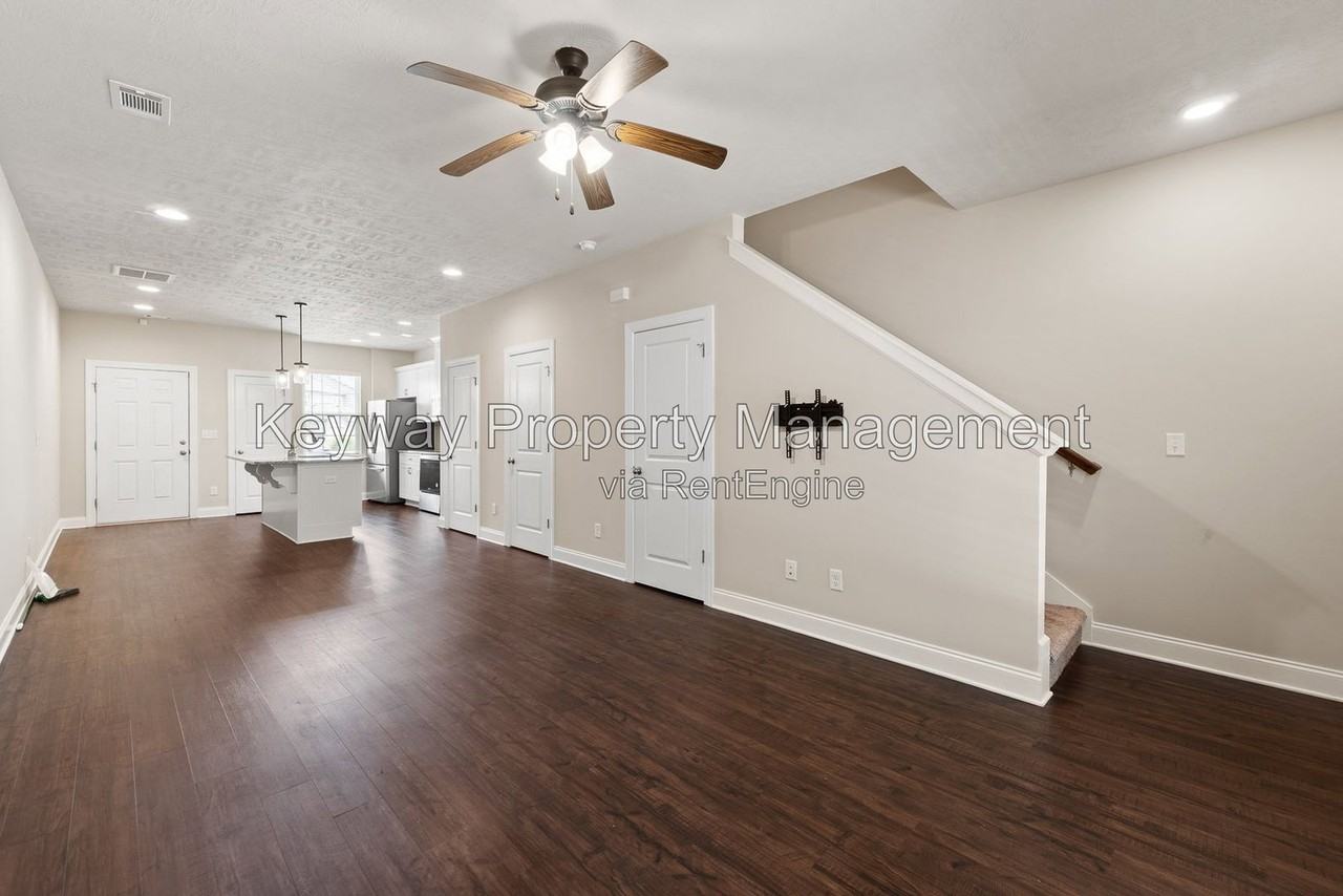 1842 Butternut Dr - Photo 3 of 19