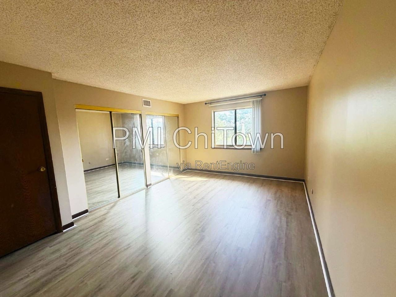 1472 Carol Ct #2A - Photo 5 of 11