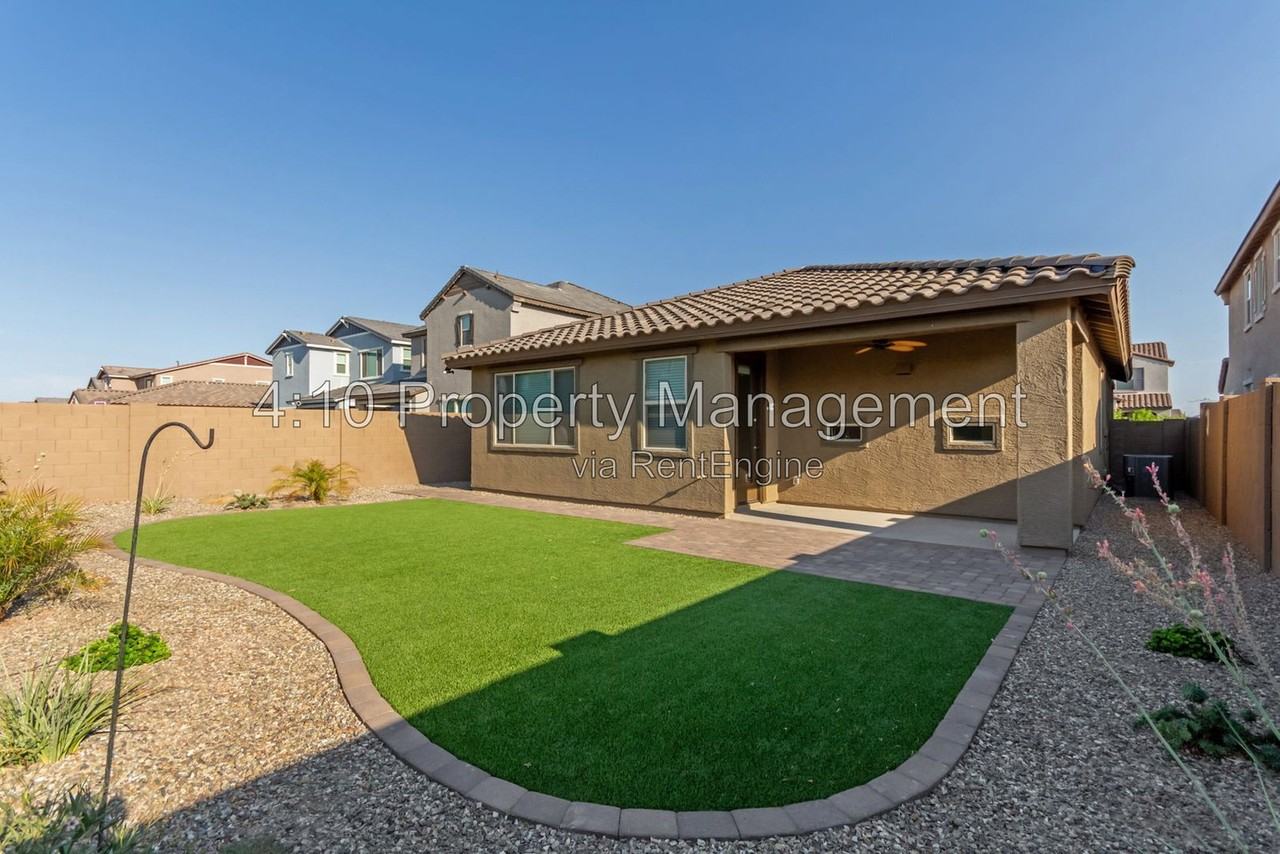 2222 E Palmdale Ln - Photo 4 of 35
