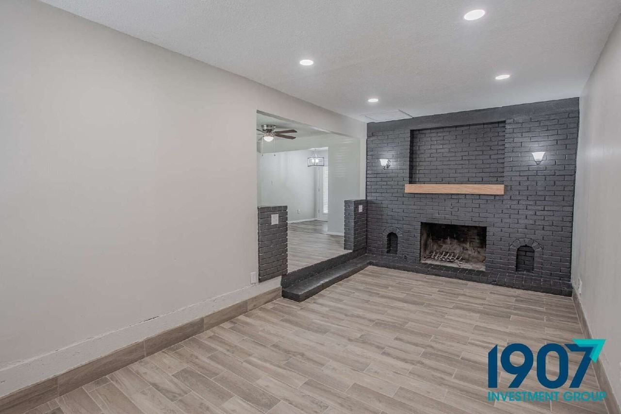 725 Butler St - Photo 7 of 23