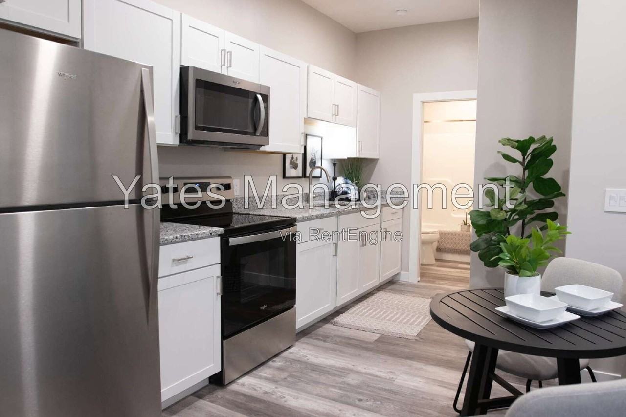 411 W Mcpherson Ave #203 - Photo 2 of 41
