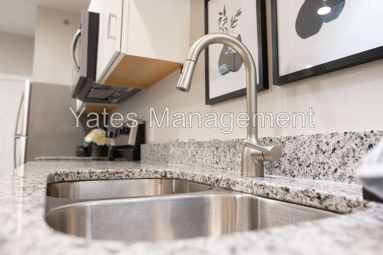 411 W Mcpherson Ave #203 - Photo 4 of 41