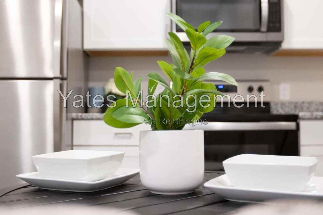 411 W Mcpherson Ave #203 - Photo 6 of 41