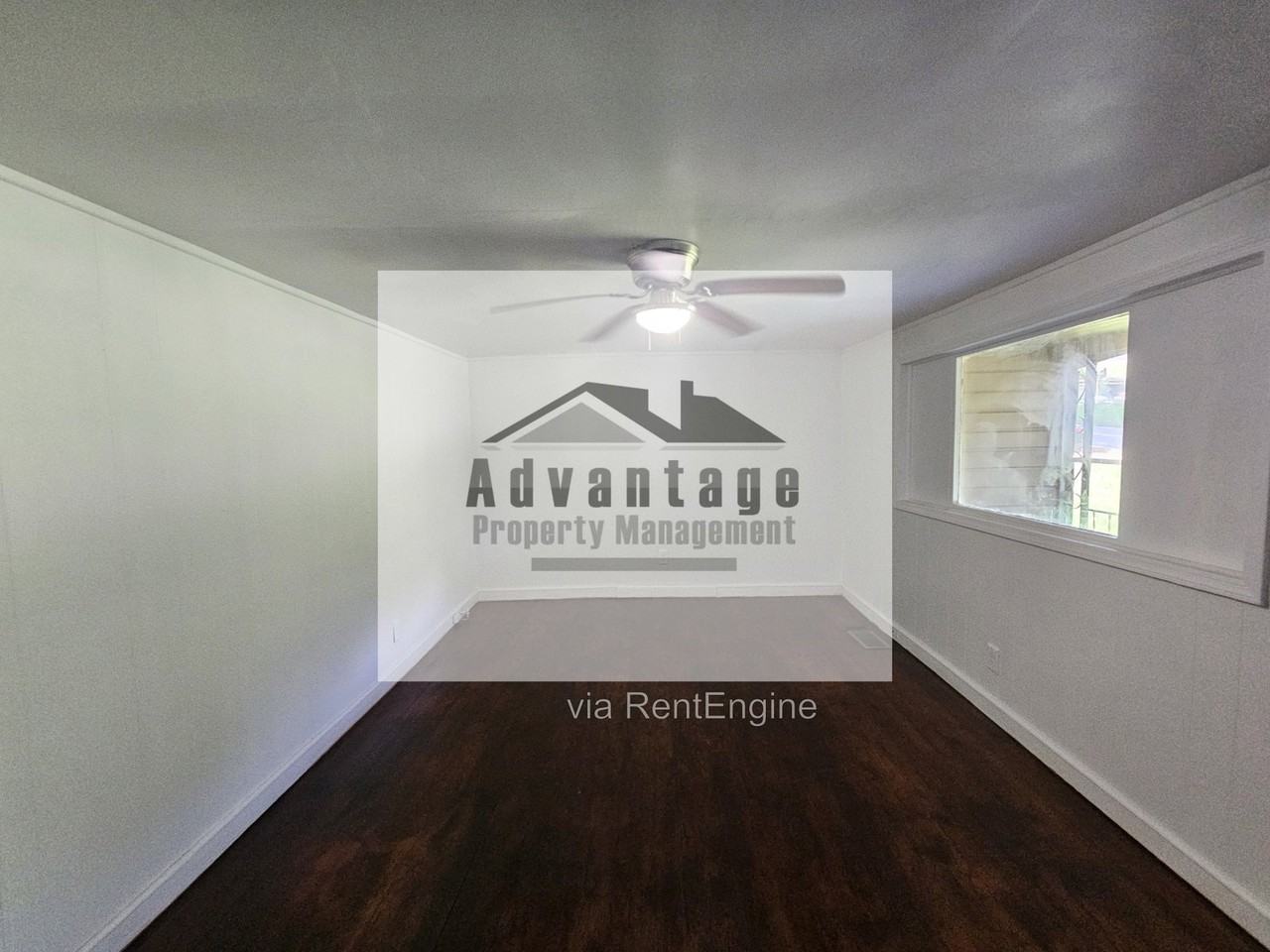 418 E Brooks Ave - Photo 2 of 15