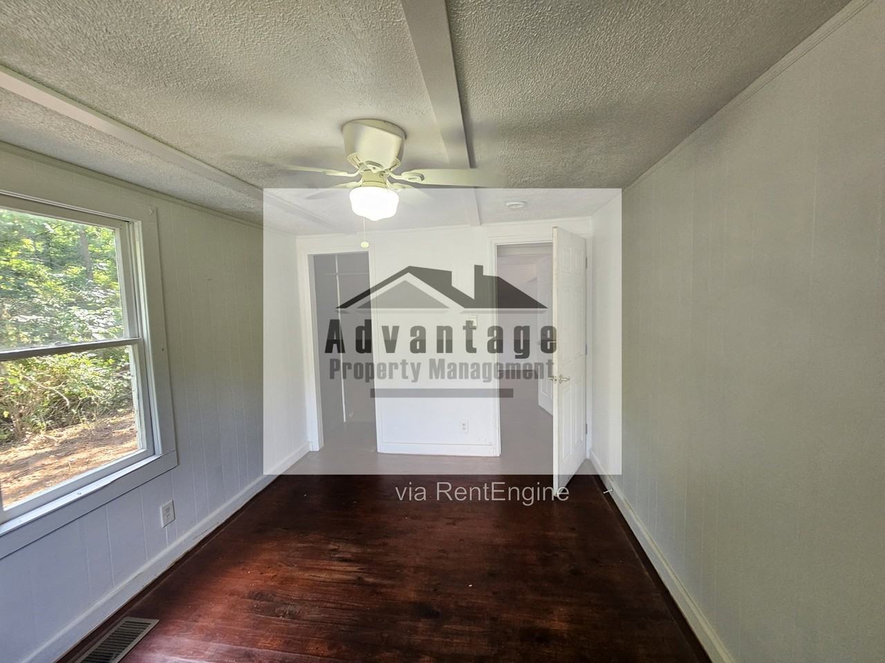 418 E Brooks Ave - Photo 5 of 15